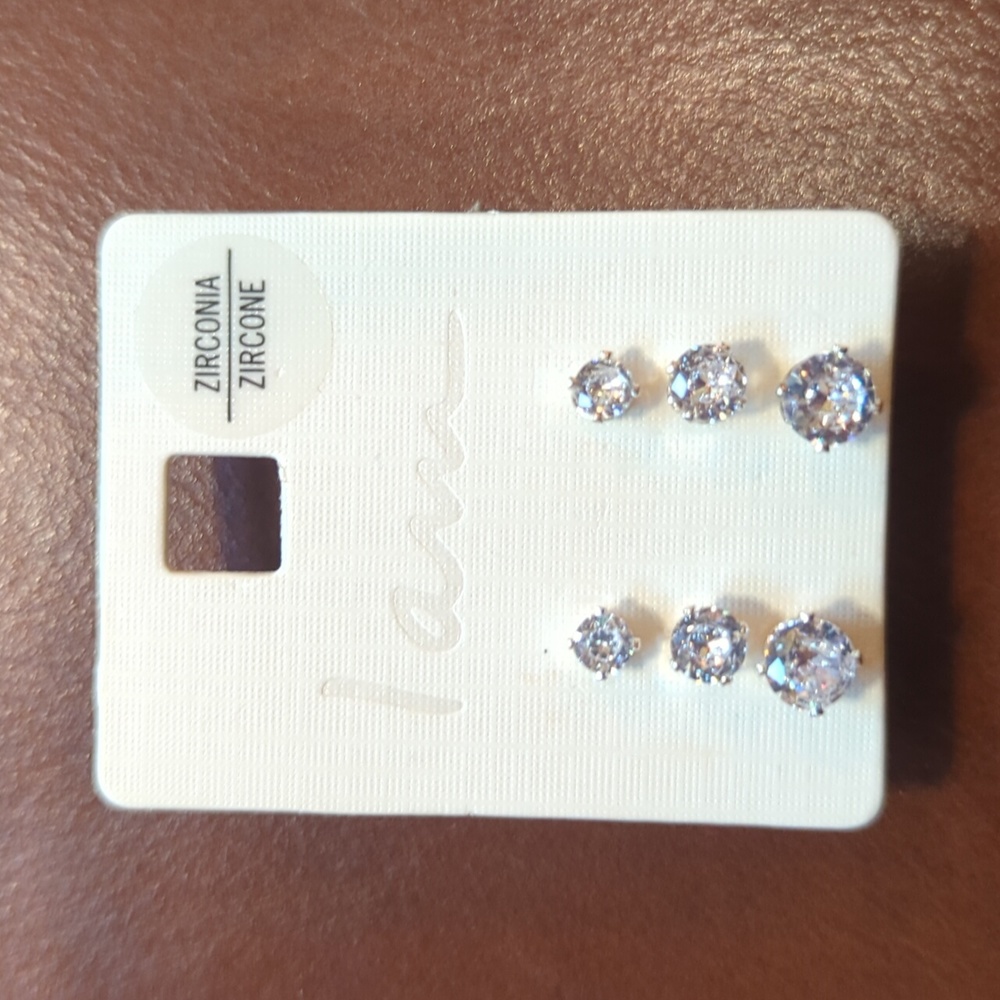 I Am Zirconia Diamond studs